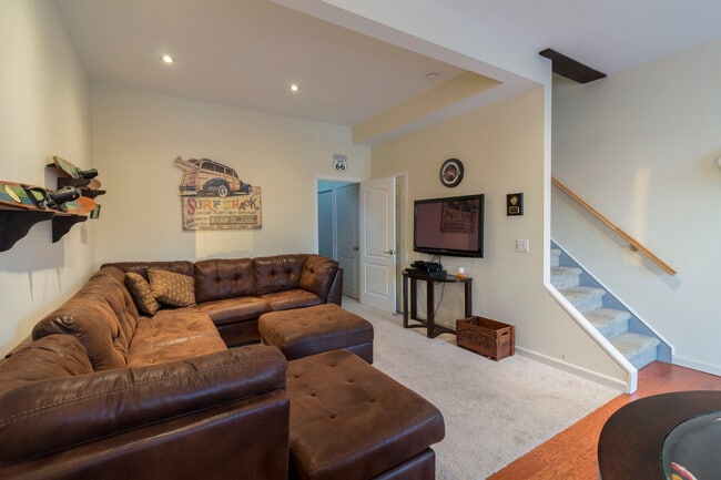 Building Photo - 16 Sisson St