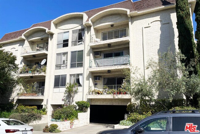 Building Photo - 11733 Goshen Ave