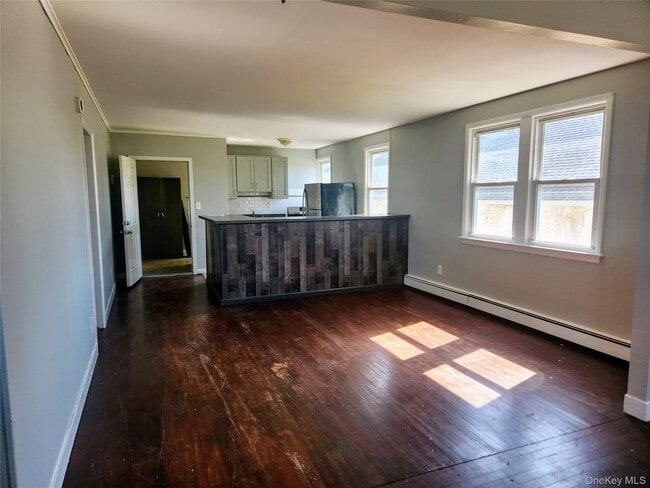 Building Photo - 776 Montauk Hwy