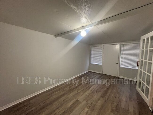 Building Photo - 163 Clear Lake Cir