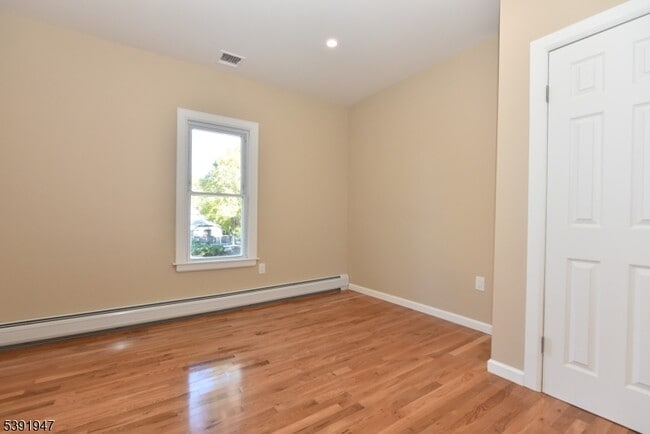 Building Photo - 454 Park Ave