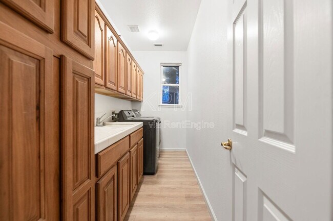 Building Photo - 5956 St Andrews Dr