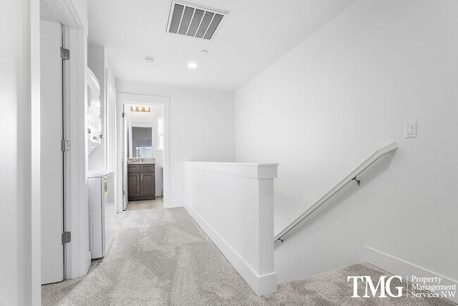 Building Photo - FREE RENT UNTIL FEB. 2026!