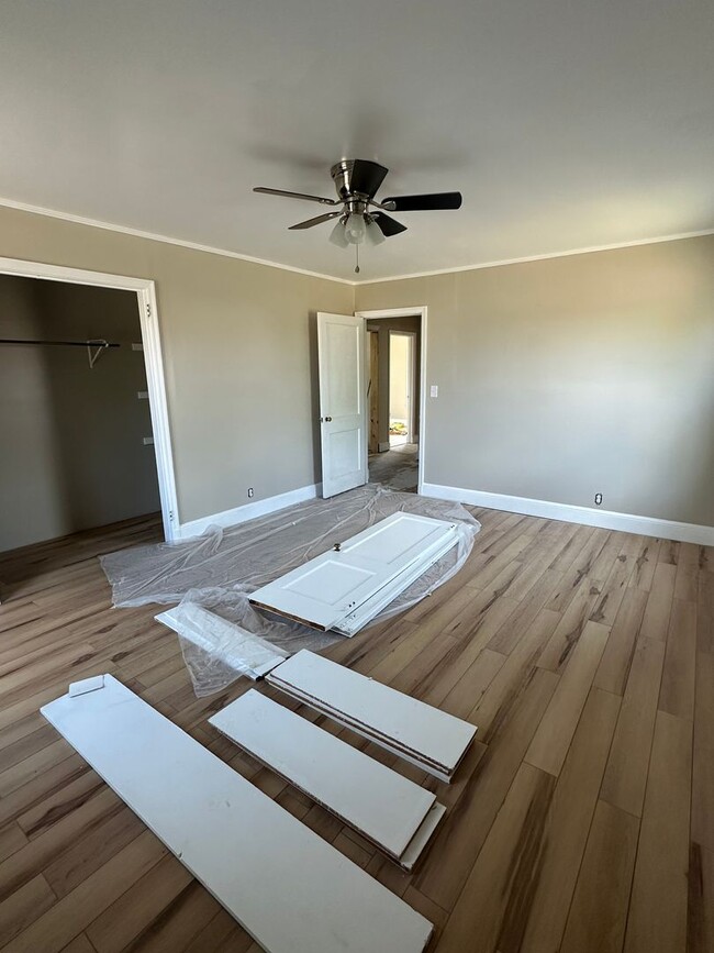 Building Photo - 2 Bed/1 Bath House UNDER RENOVATIONS