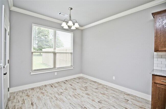 Building Photo - 114 Alder St