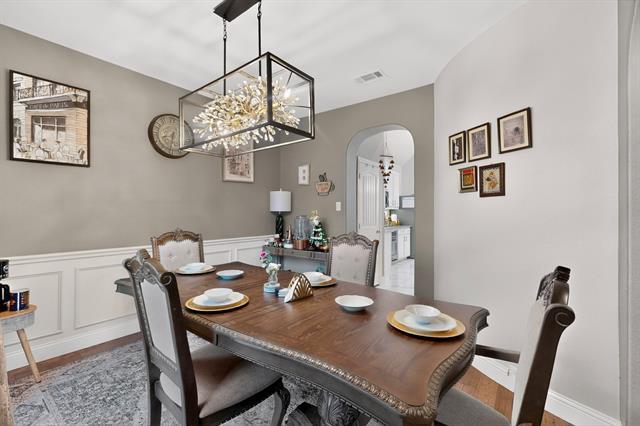 Building Photo - 2345 Fountain Gate Dr