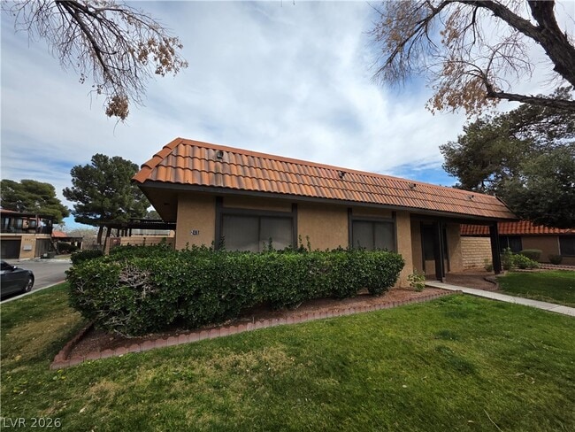 Building Photo - 241 Misty Isle Ln