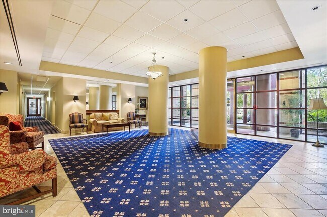 Building Photo - 2400 Clarendon Blvd