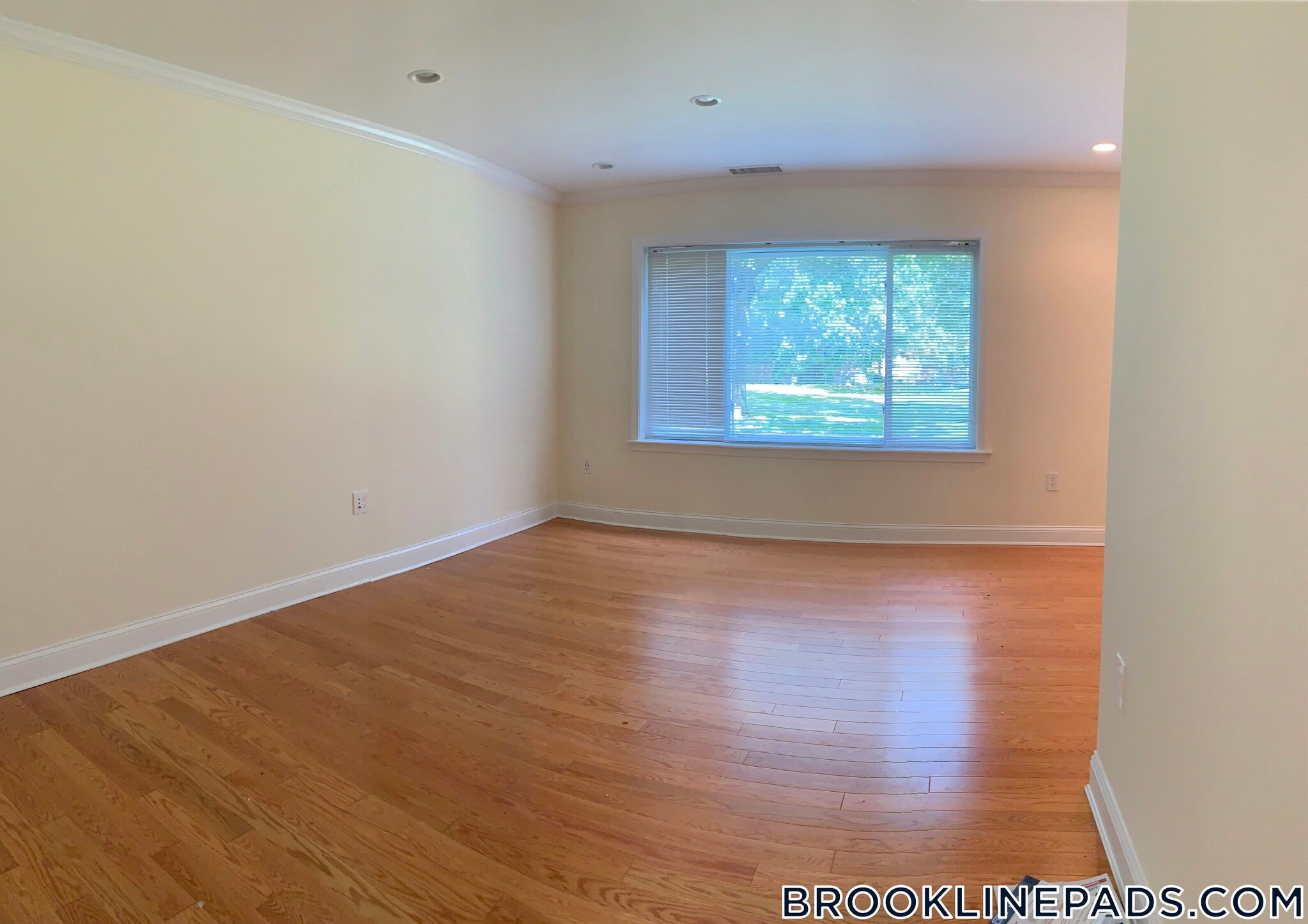 Building Photo - 210 Gerry Rd