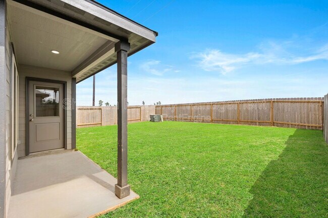 Building Photo - 166 Sterling River Ln