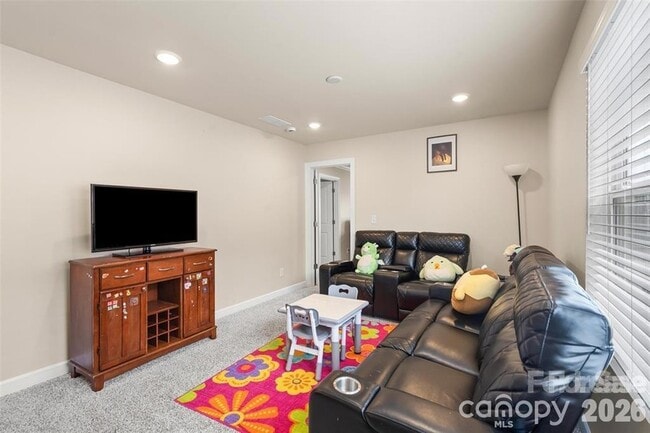 Building Photo - 613 Cedar Knoll Cir