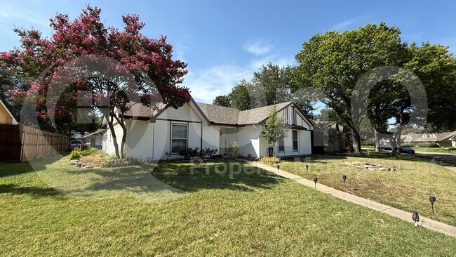 Building Photo - 217 Creekside Ln