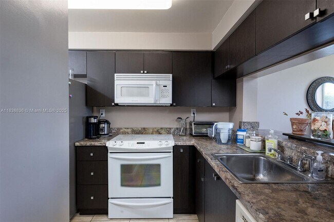 Building Photo - 706 NW 92nd Ave