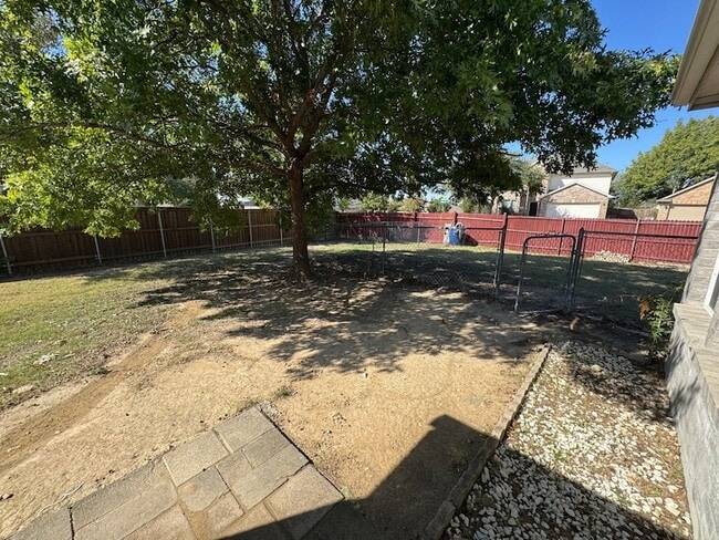 Building Photo - 9205 Lenox Dr