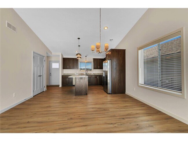 Building Photo - 4325 32nd St S
