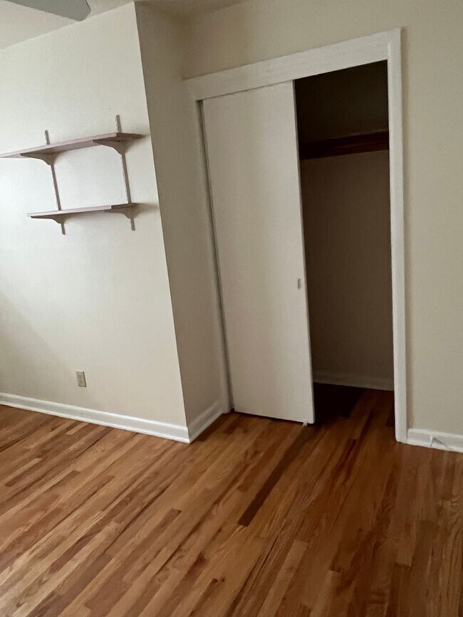 Building Photo - Amazing 3 Bedrooms with Rec Room Single Family in an Excellent Neighborhood!