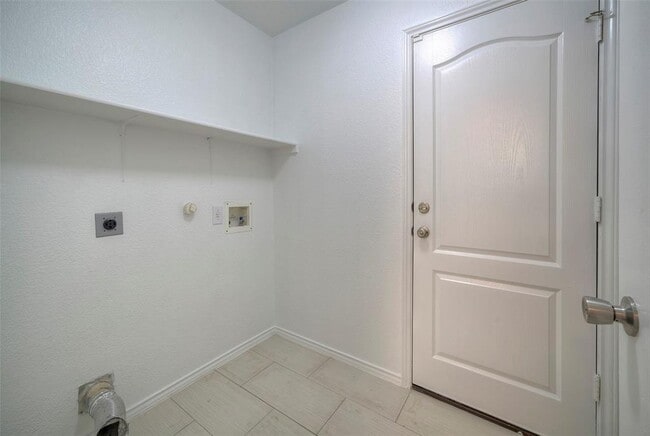 Building Photo - 140 Plum Path