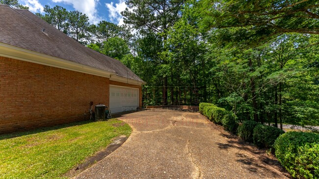 Building Photo - 68 Heartwood Dr