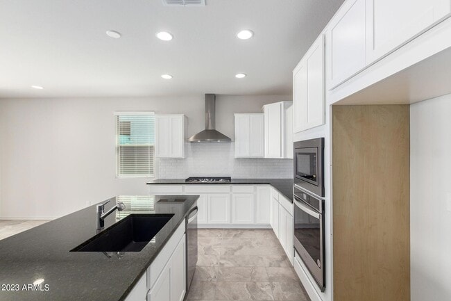 Building Photo - 8529 S 67th Dr