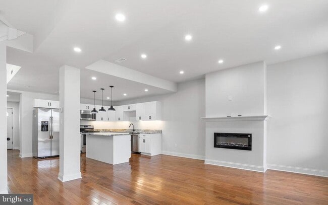 Building Photo - 2128 N Pulaski St