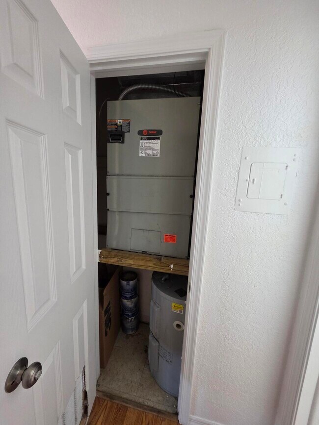 Building Photo - 201 S J St