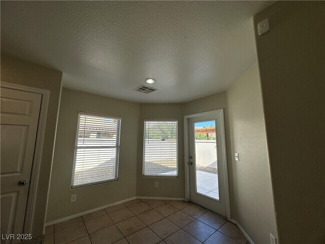 Building Photo - 5926 Mahogany Mountain Dr