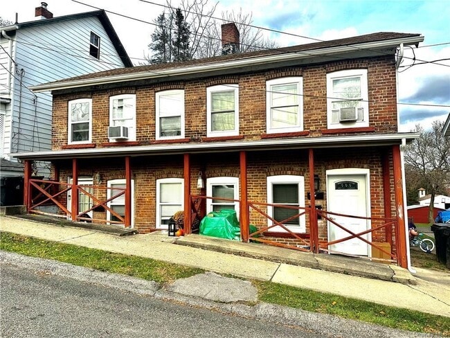 Primary Photo - 20-22 Center St