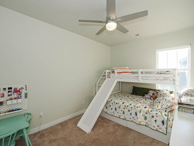 Building Photo - Beautiful House in Excellent Daybreak Loca...