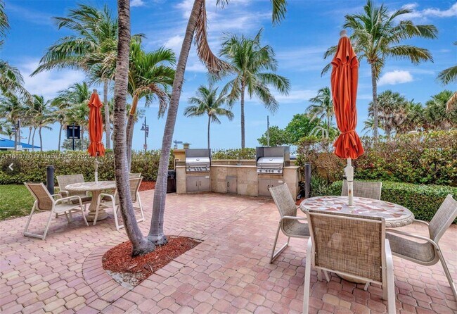Building Photo - 328 N Ocean Blvd