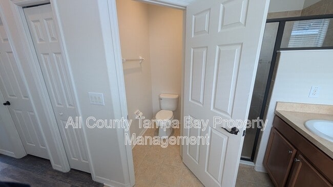 Building Photo - 17449 New Cross Cir