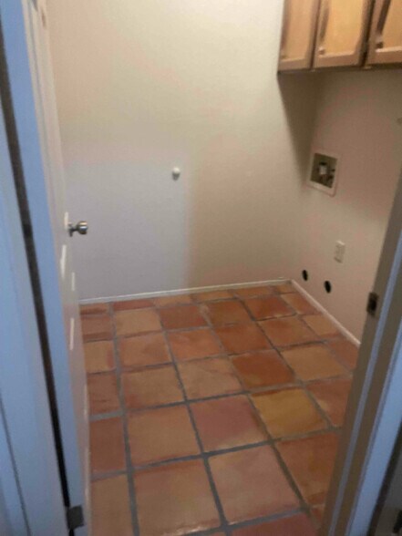 Building Photo - 5757 Lawndale Dr
