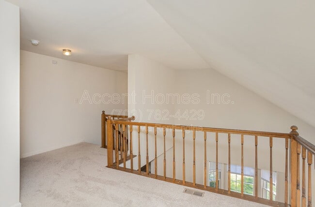Building Photo - 7461 Ridge Oak Ct