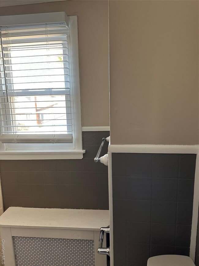 Building Photo - 626 Wool Ave