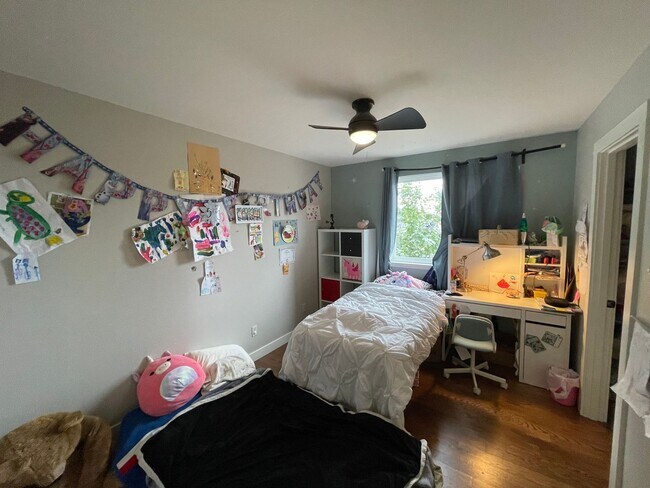 Building Photo - Spacious Corner-Lot Home 4 bed 3 bath – Gr...