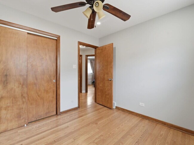 Building Photo - 5023 N Natoma Ave