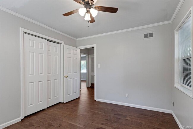 Building Photo - 1221 Belmont St