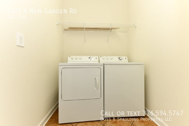 Building Photo - 1421 New Garden Rd