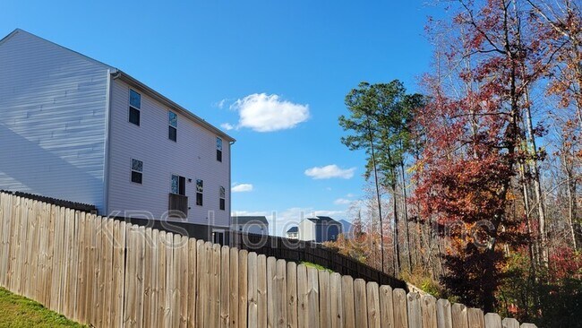 Building Photo - 379 Hunting Wood Dr