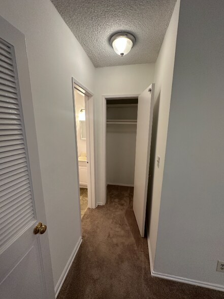 Building Photo - 1906 Pelham Ave