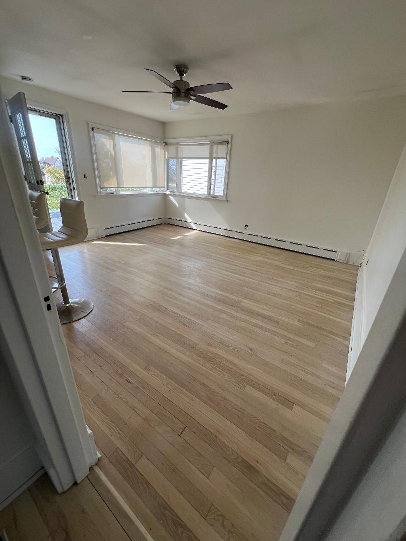 Living Room - 411 W Park Ave