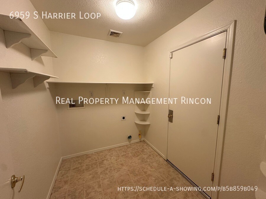 Building Photo - 6959 S Harrier Loop