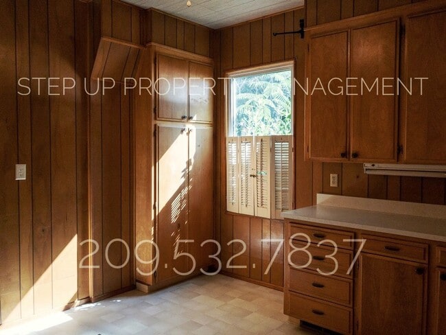 Building Photo - Conveniently located 2 Bedroom Home Near Downtown Sonora