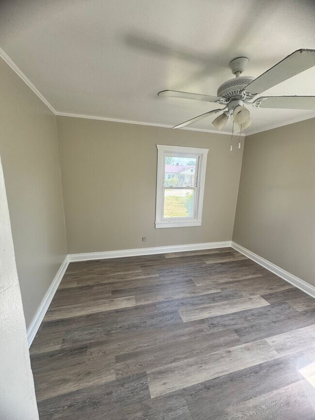 Building Photo - 3 Bed/1 Bath House