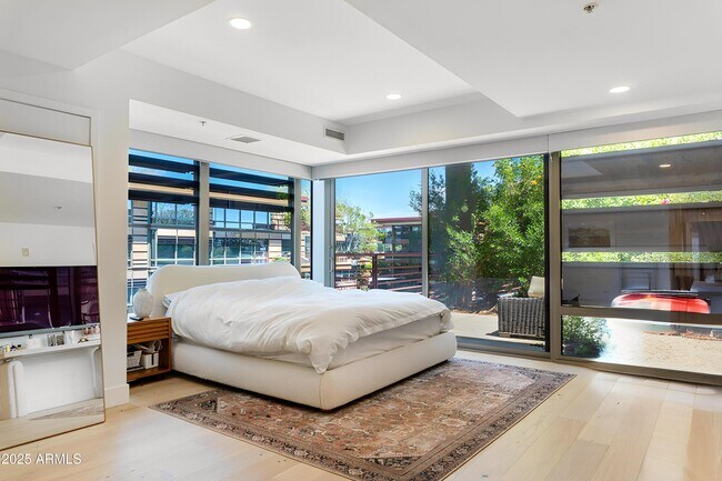 Building Photo - 7147 E Rancho Vista Dr