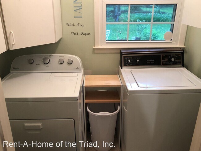 Building Photo - 3 br, 2 bath House - 4710 Beechcroft Drive