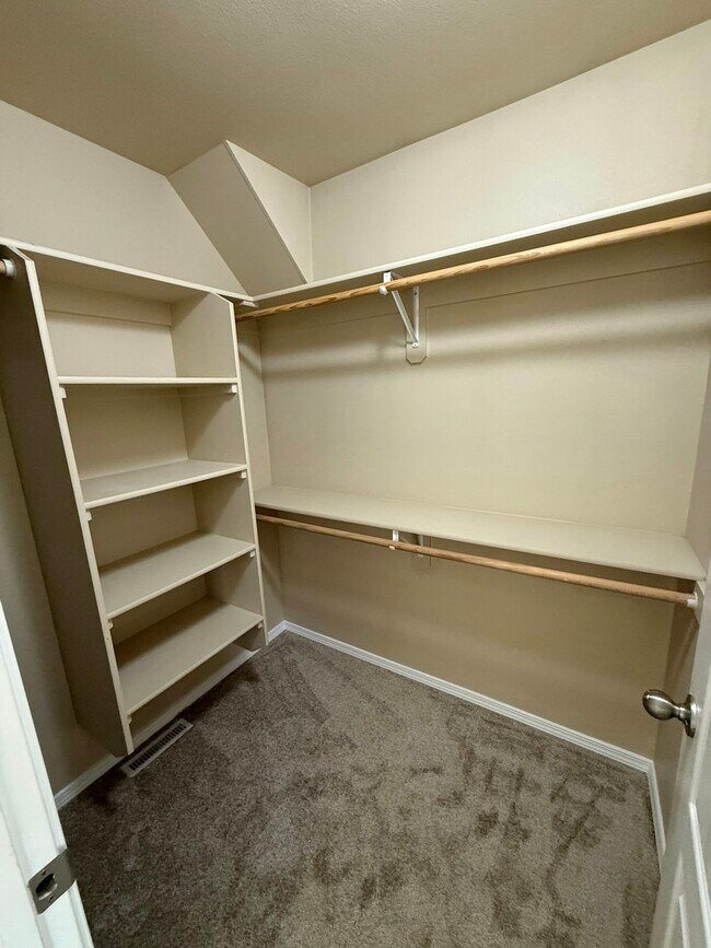 Building Photo - 5844 S Staaten Ave