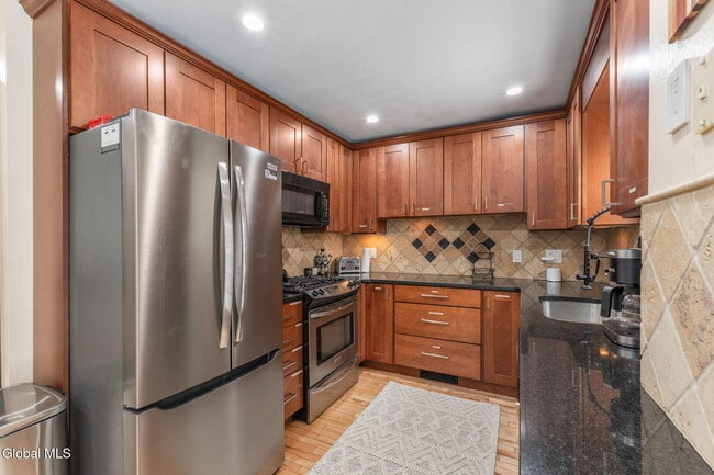 Building Photo - 83 Spring St