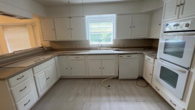Building Photo - 22803 Trailwood Ln