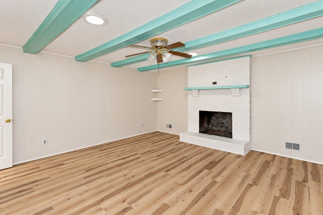 Building Photo - 7209 Lawnside Dr