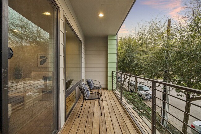 Building Photo - 2715 St Emanuel St